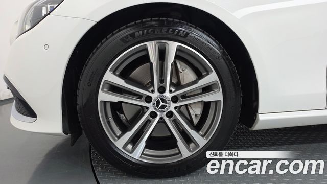Mercedes-Benz E-Class 2021 — photo 5