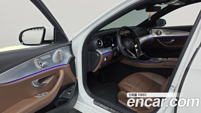 Mercedes-Benz E-Class 2021 — photo 13