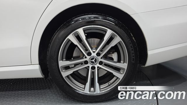 Mercedes-Benz E-Class 2021 — photo 7