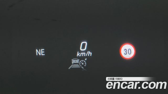 Mercedes-Benz E-Class 2021 — photo 32