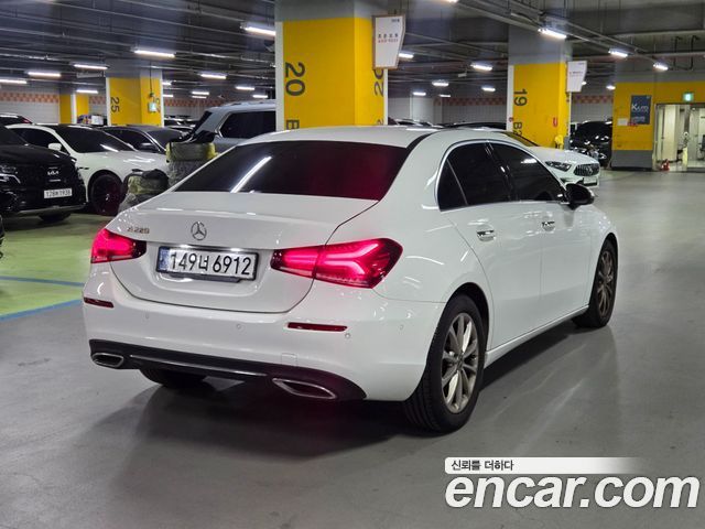 Mercedes-Benz A-Class 2020 — photo 4