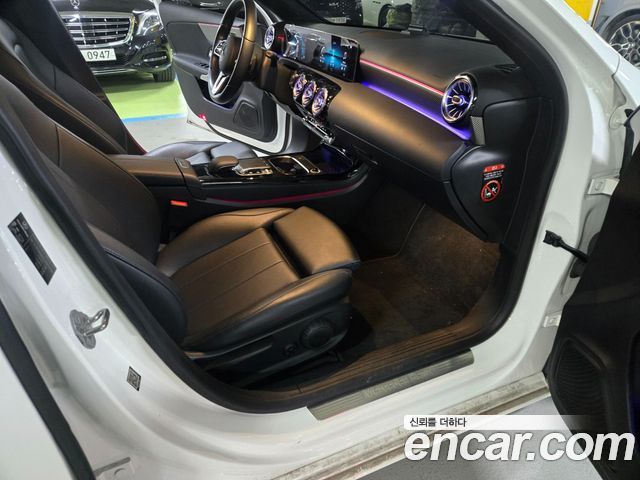 Mercedes-Benz A-Class 2020 — photo 9
