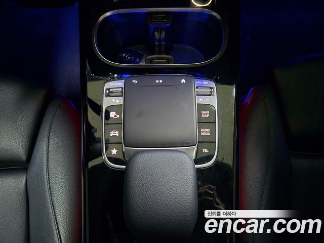 Mercedes-Benz A-Class 2020 — photo 14