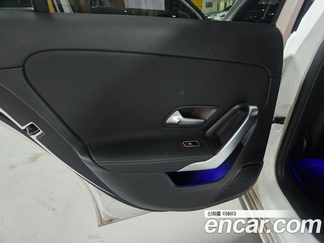 Mercedes-Benz A-Class 2020 — photo 16