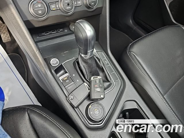 Volkswagen Tiguan 2019 — photo 8