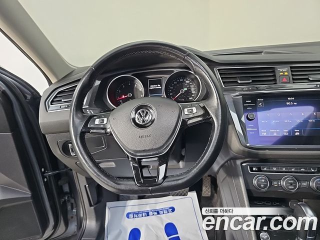 Volkswagen Tiguan 2019 — photo 9