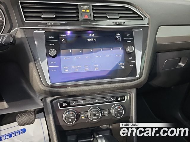 Volkswagen Tiguan 2019 — photo 14