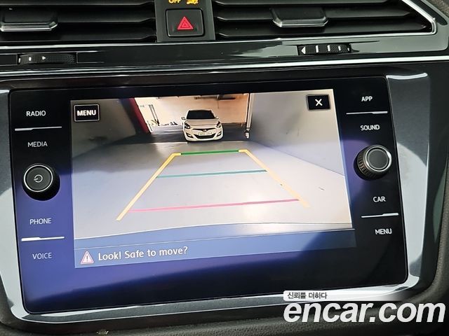 Volkswagen Tiguan 2019 — photo 15