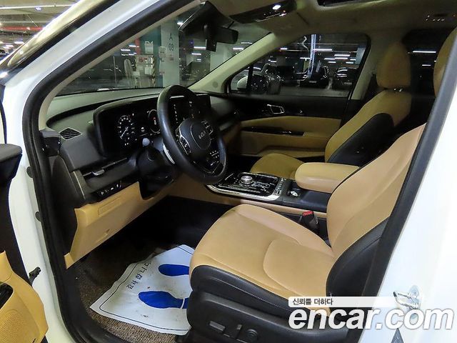 Kia Canival 2023 — photo 6