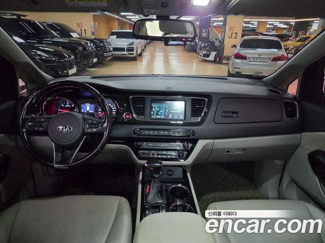 Kia Canival 2019 — photo 7
