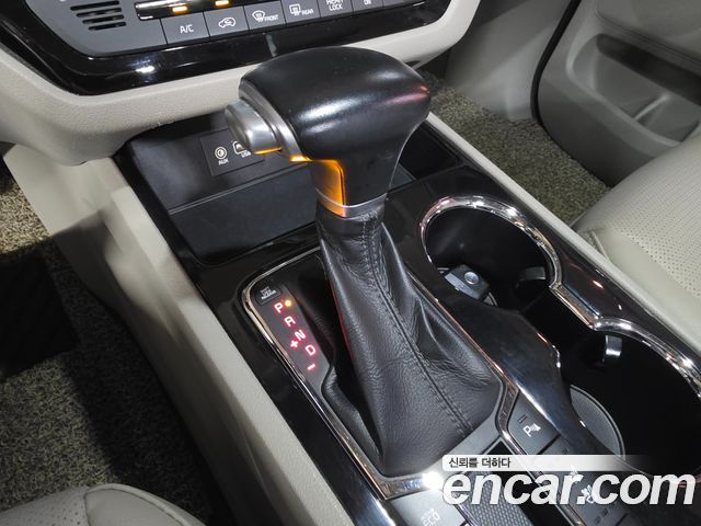 Kia Canival 2019 — photo 9
