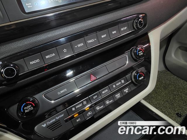 Kia Canival 2019 — photo 14