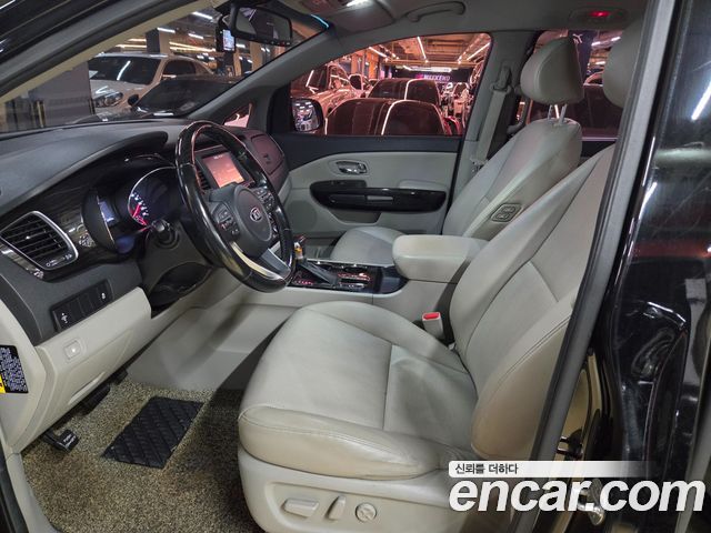 Kia Canival 2019 — photo 15