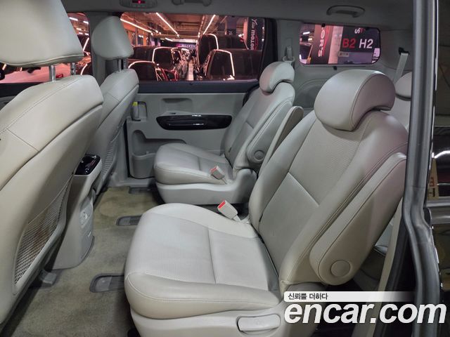 Kia Canival 2019 — photo 16