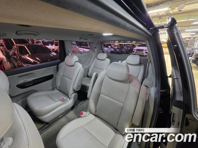 Kia Canival 2019 — photo 17