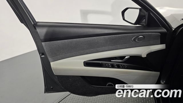 Hyundai AVANTE 2023 — photo 14