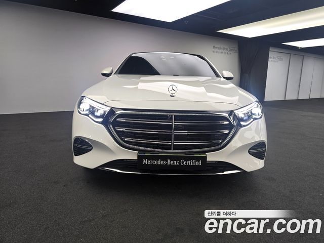Mercedes-Benz E-Class 2025 — photo 3