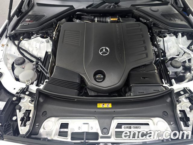 Mercedes-Benz E-Class 2025 — photo 6