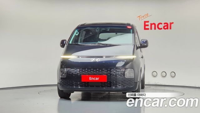 Hyundai Staria 2023 — photo 3