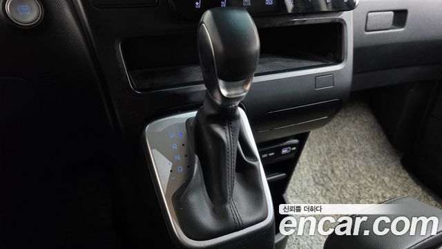 Hyundai Staria 2023 — photo 12