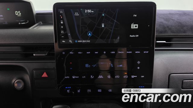Hyundai Staria 2023 — photo 18