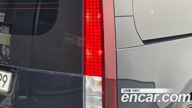 Hyundai Staria 2023 — photo 9