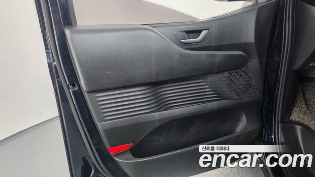 Hyundai Staria 2023 — photo 14