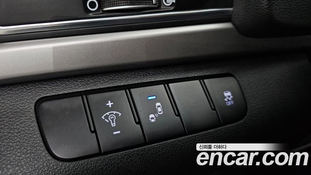 Hyundai AVANTE 2018 — photo 16