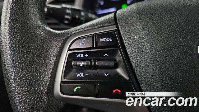 Hyundai AVANTE 2018 — photo 18