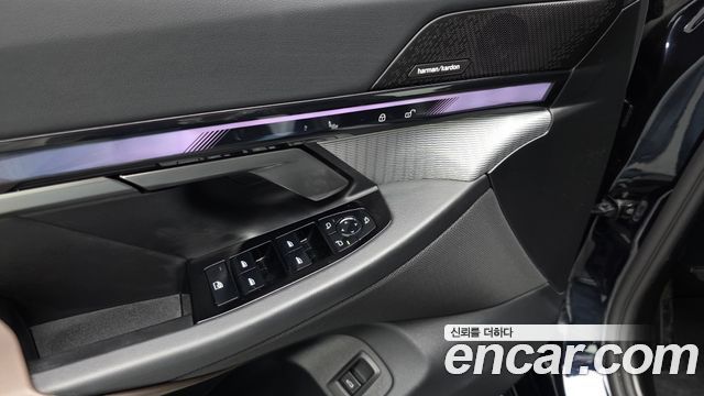 BMW 5-Series 2026 — photo 29