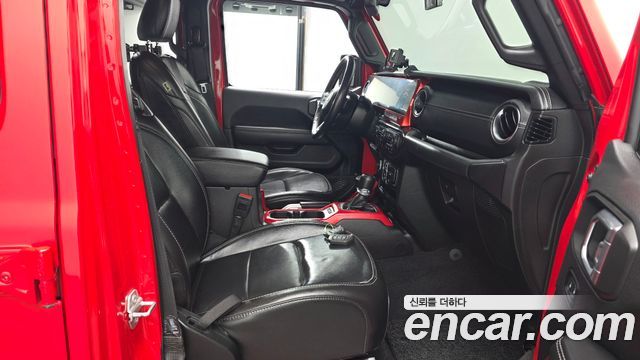 Jeep Wrangler 2021 — photo 17