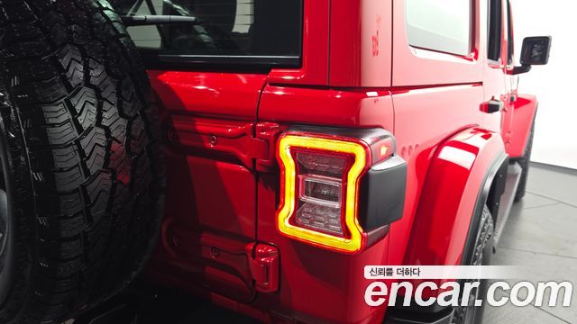 Jeep Wrangler 2021 — photo 9