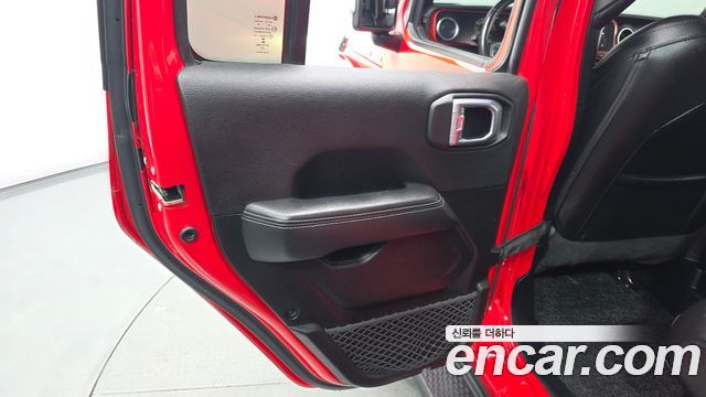 Jeep Wrangler 2021 — photo 15