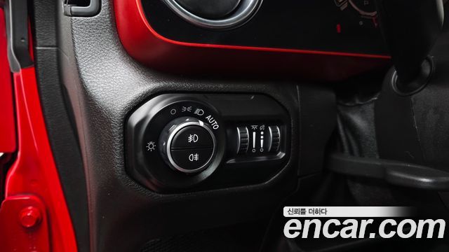 Jeep Wrangler 2021 — photo 27