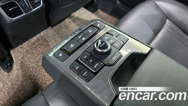 Hyundai Genesis 2016 — photo 18