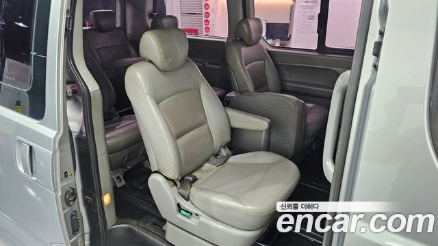 Hyundai Starex 2015 — photo 12