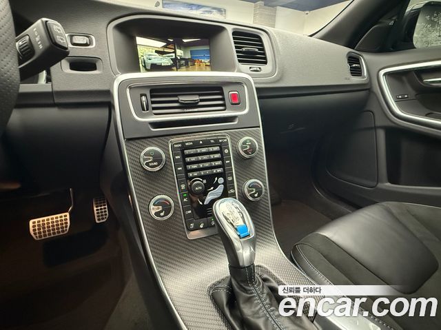 Volvo V60 2018 — photo 9