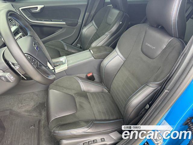 Volvo V60 2018 — photo 10