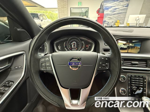 Volvo V60 2018 — photo 15