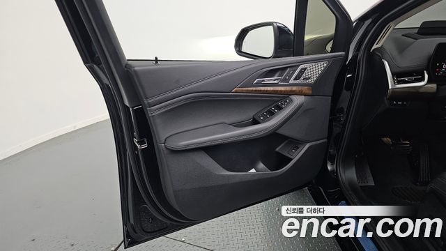 BMW 2-Series 2023 — photo 14