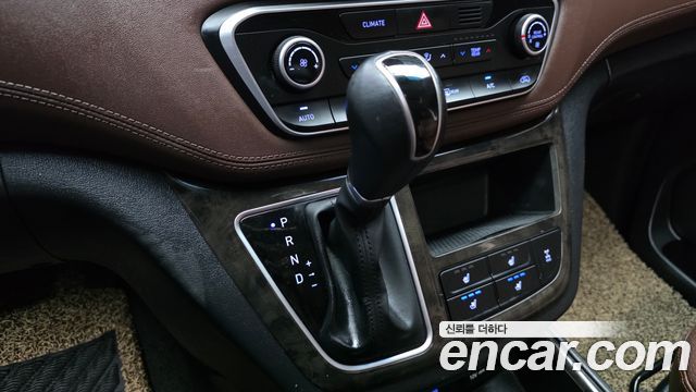 Hyundai Starex 2020 — photo 12