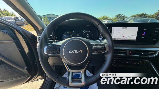 Kia K5 2023 — photo 14