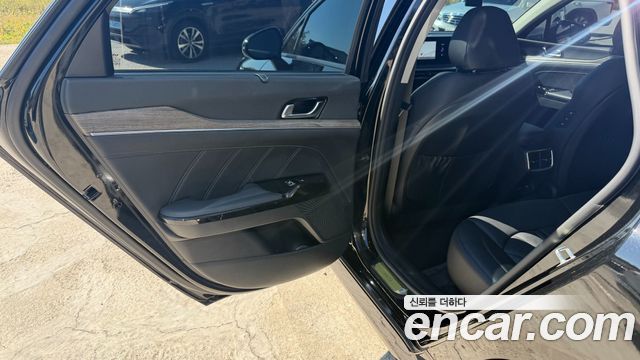 Kia K5 2023 — photo 18