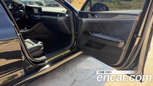 Kia K5 2023 — photo 19
