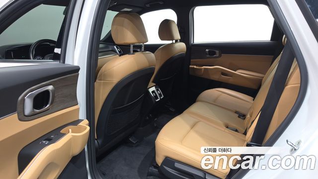 Kia Sorento 2023 — photo 16