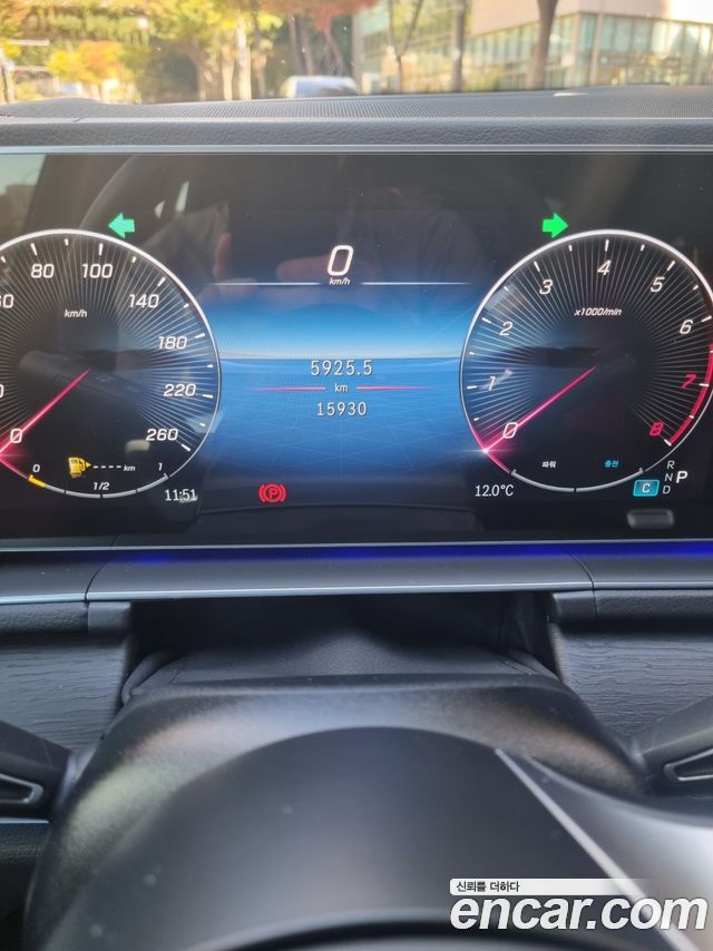 Mercedes-Benz GLE-Class 2025 — photo 4