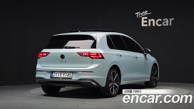 Volkswagen Golf 2026 — photo 2