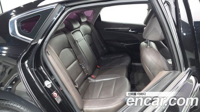 Kia K7 2018 — photo 11