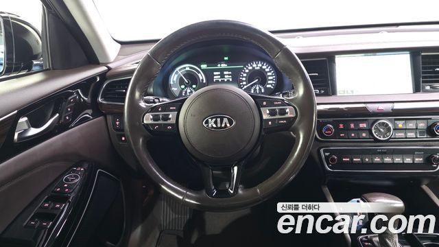 Kia K7 2018 — photo 12