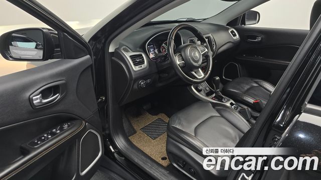 Jeep Compass 2019 — photo 10
